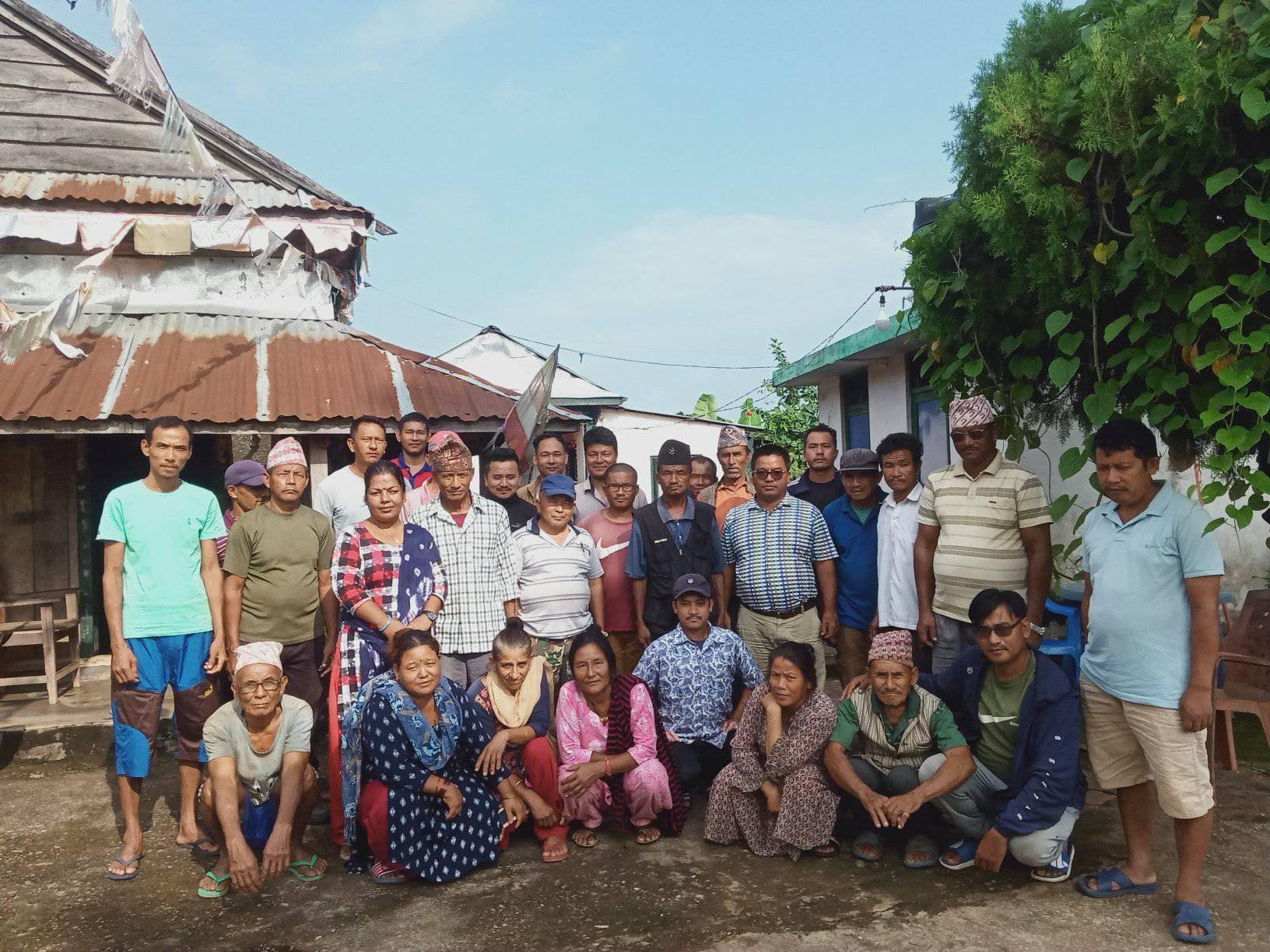 एमालेमा मनिलाको प्रवेशलगत्तै ६५ जनाद्वारा पार्टी परित्याग